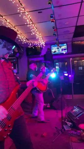 #fyp #foryourpage #fypシ #nye #newyear #2024 #livemusic #countrymusic #friendsinlowplaces #countryroads #shotgunrider #bassguitarist #steelguitar #jbbrown 