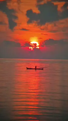 Semangat baru, Welcome 2024 #sunrise #morningvibes #matahari #langit #laut #pantai #sky #orangesky #apexel18x25zoom #apexel18xzoom 