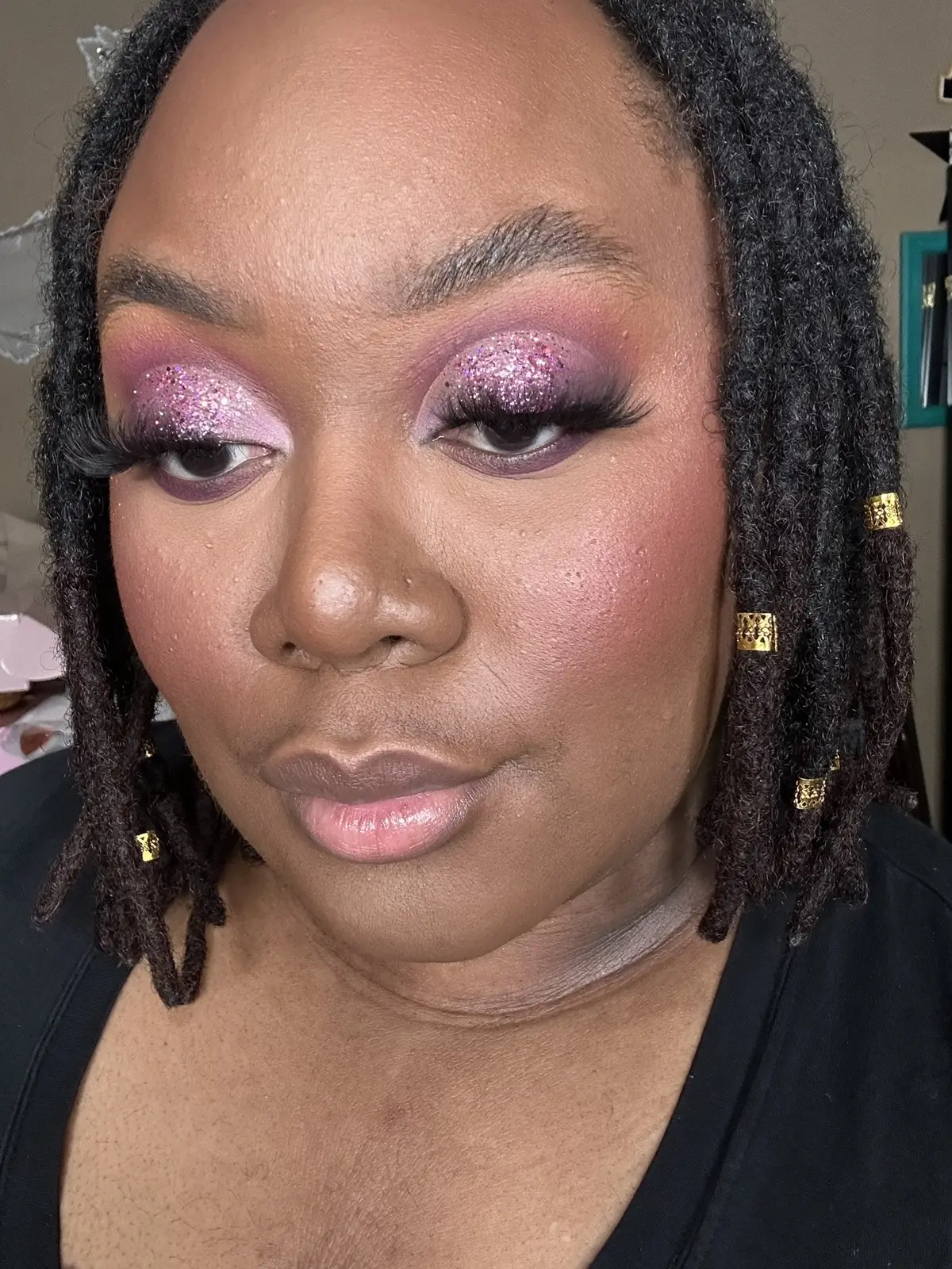 I’m gonna make posting pics a regular thing 🤭 @SUGARCOSMETICS SPUN SUGAR Glitter ✨💕 #foryoupage #viral #fyp #makeup #makeuptutorial #makeupartist #makeuptransformation #makeuptiktok #makeuptiktoks #makeuptok #makeuptiktoker #narscosmetics #hauslabs #beautybay #blendbunny #sugarcosmetics 