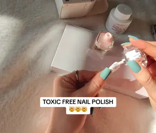 @HUELLA nail polish 👌🏻 #nailsoftiktok #nontoxic #nailsart #nailscheck 