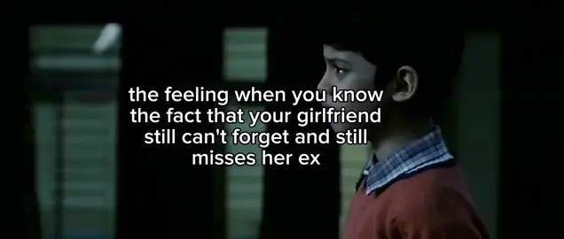 #me trying to hold back  my tears when I know that she hasn't move on from her ex#pyfツ #lamo 