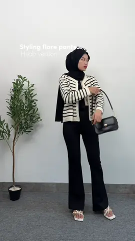 Back to restock flare pants black guys,buruan cek keranjang kuningnya ya!💕 #flarepants #celanaflare #celanacutbray #styling #fashion #fashioninspo 