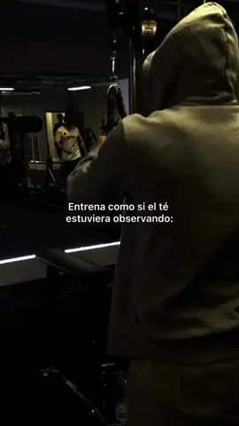 Ídolo🫡 Sígueme para más contenido🤍 #fyp #fypシ #viral #training #motivation #gym #cbum #follow #followers #share #tiktok #parati #paratii #foryou #destacar 
