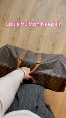 The perfect travel bag - Louis Vuitton Keepall ✨🧳  Contact us for more information!  #Chronohaus#ChronohausBags#LuxuryBags#LouisVuitton 