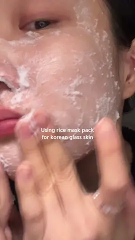 I would repurchase this rice mask pack🌾🍚🍚 #korea #skincare #skincaretips #riceskincare #ricepack #skinfood #glassskin #koreanskincare #glowskin #glowingskin