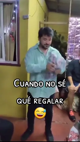 Ojalá se lo ponga... 😂 #RISAS #jajaja #🤣🤣🤣 #DIVERTIDO #Humor #GRACIOSO #parejas 😂 | Humor | Risas aseguradas | Graciosos tiktoks | Jajaja | Hombres | Mujeres | Divertido