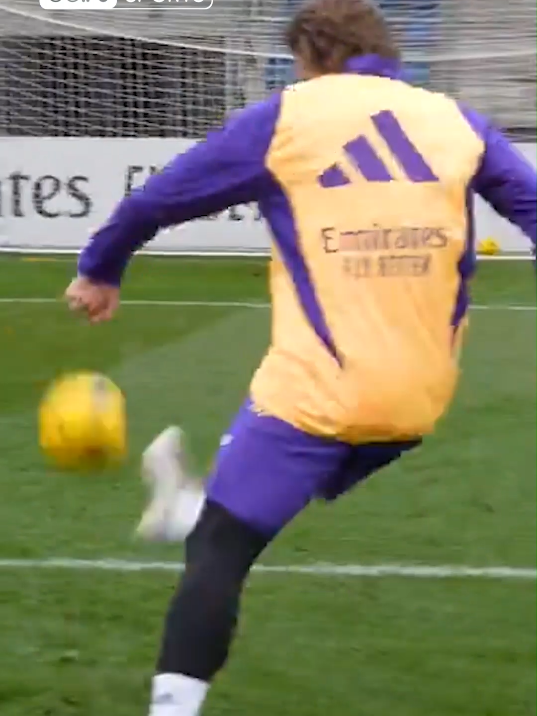 😍🍷 Modric c'est comme le bon vin ! #skills #soccer #football #modric #lukamodric #laliga #realmadrid #realmadridcf #goal #goals #training #sport #sports #sportstiktok