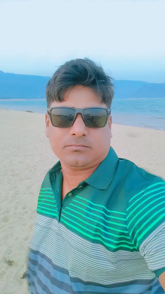 সুন্দর একটা সেলফি করলাম একটা লাইক শেয়ার কমেন্ট করা যাবে🤔🥀 কেন মন তুই নিরবে কাদস 🫣😎🥀👈