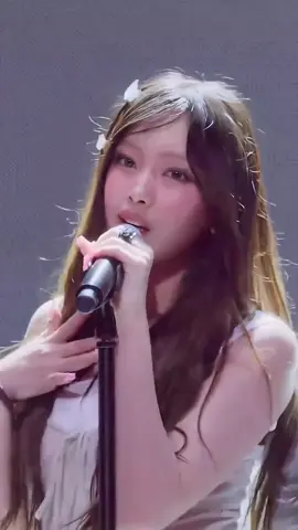 WHY IS SHE SO PRETTY😻 || hyein fancam!!♡ any request?