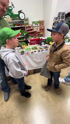Richmond farm show always wheeling and dealing and complaing of little brothers breaking stuff - and as you can see with his dad @Mr Propane where he gets his reasoning from on why they need more tractors and he found the cutest 110 JD mower 🤭😂@Brad L #justajacksonthing #minifarm #customfarmtoys #dcp #thatsallshewrote #johndeeregreen 