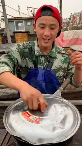 #1M #fisherman #eating #seafood #forfun #eatingmukbang #fyp #eatingmukbang #fyp #foryou #foryoupage #chineseeatingshow #foodeatingshow #fypシ゚viral #favorite #mukbang 