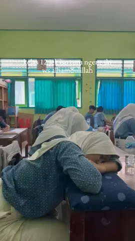 sekolah untuk turu😴 #turaturu #trendkelas #4u 