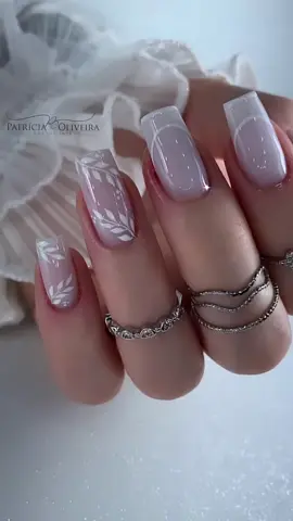 Delicada 🤍🌪️#unhas #fyyyyyyyyyyyyyyyy #unhasdecoradas #unhasbrasil #unhasbrancas #unhasbranca #unhasdegel #unhasnails 