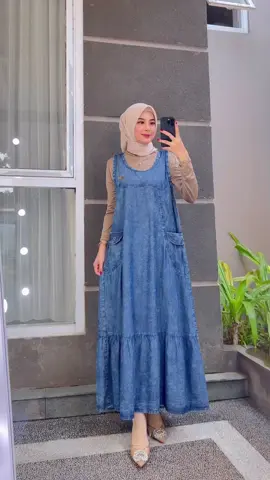 Olla overall dress jeans wanita nih kak, cakep banget 🥰 #aeroraofficialshop #overalls #overalldress #overallsoutfits #newarrivals #overalljeans 