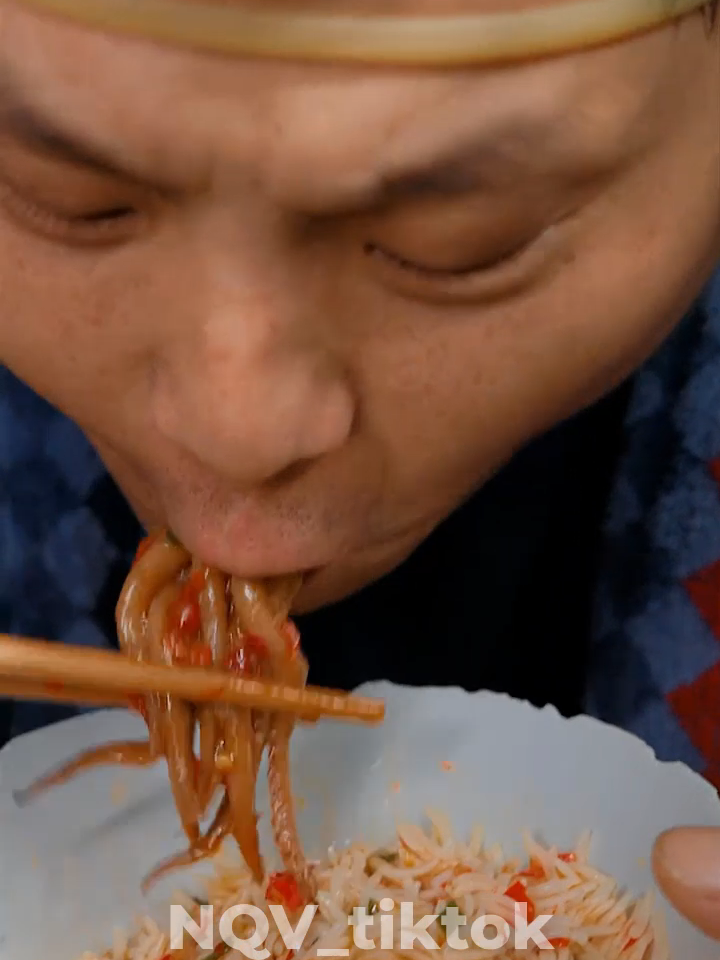 mukbang funny #eating #satisfying #funnyvideos #mukbangeatingshow #foodtiktok