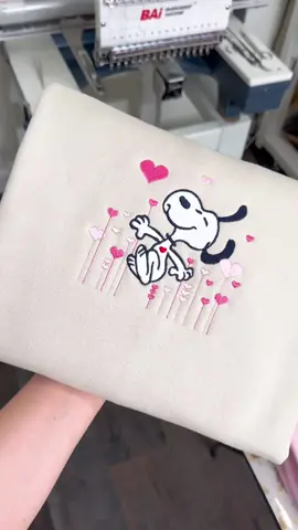 #embroideredsweatshirt #snoopyvalentine #snoopysweatshirt #ValentinesDay 