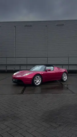 So after a 6 year wait for the ‘new’ Tesla Roadster, would you get the original Tesla Roadster?  Currently for sale at the great @Dtmcollectibles in Hilversum, the Netherlands.  #tesla #teslaroadster #teslamotors #teslalife #ev #electriccar #electricvehicle #elonmusk 