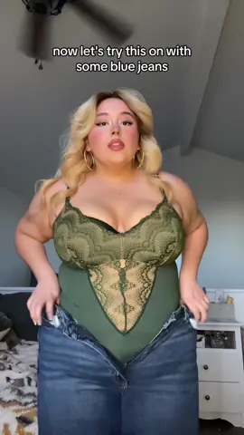 do we like this forest green @Pinsy Shapewear with the blue or the black jeans more? 💚 #ShapewearReview #ViralShapewear #PinsyPartner #Ad 