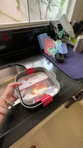 https://lojaostore2.lojavirtualnuvem.com.br/produtos/forma-assadeira-para-air-flyer-em-silicone-quadrada/ #cozinhatiktok #forno #utensiliosdecozinha  #cozinha #vozdaivete 