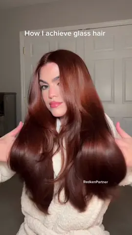 #RedkenPartner My secret to achieving glass hair🫶🏼 shop @Redken #AcidicColorGloss #ActivatedGlassGloss #GlossingTreatment #ReadySetShine #haircare #coloredhair #coloredhaircare #hairtreatment 