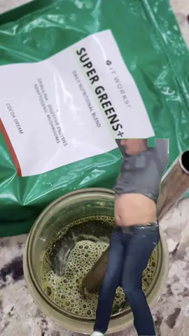 #Meme #MemeCut #supergreens #videviral💖 #fypviraltiktok🖤シ゚☆♡ #fyp #paratii Excelente fuente de antioxidantes (vitaminas A, C y E, y selenio) que ayudan a reducir los efectos del envejecimiento combatiendo el estrés oxidativo.