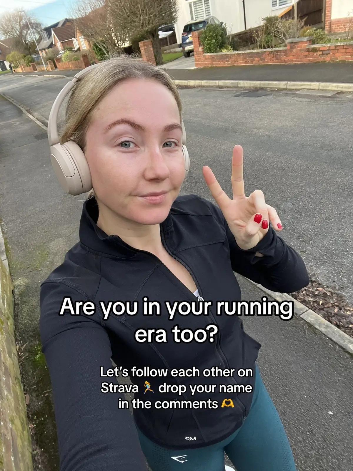 Drop your strava username in the comments and i’ll follow you 🥰  #runnergirl #runner #Running #strava #runningcommunity #runnersofitiktok 