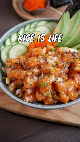 next on my 'rice is life' series is this hawaiian inspired salmon poke bowl recipe! 🍚 this raw salmon sashimi poke bowl is not only delicious, it's also healthy and easy to make! #poke #pokebowl #salmonpoke #ricebowl #EasyRecipe #rice 