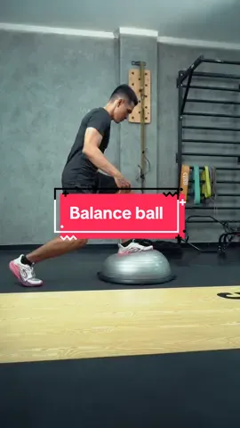 Siapa yang susah balance dari core sampe ankle nya? Pakai balance ball kita aja nih! #svrg #svrgrideon #balanceball #gymball 