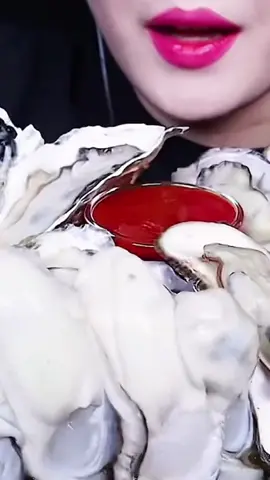 Today I had fresh oyster sashimi. The texture is amazing! #fyp #fypシ #mukbang #tiktokfood #asmr