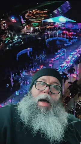 What on Earth Happened in Miami?#mr4Twenty #theconspiracylounge #americanconspiracies #miami #whathappenedinmiami #aliens #teensfighting #greenscreen 