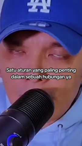 Ketika dalam sebuah hubungan ada masalah dan salah satu dari kita larinya ke orang lain/lawan jenis atau bisa dibilang minta perhatian ke orang lain,kemungkinan besar pasangan kita itu tidak mencintai kita...!!!#motivasikehidupan✍️ #arifandy #berandatiktok #fyp 