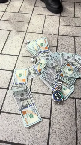 4,000 💵 Dice Roll At gas Station #fyp #hustlecartelgaming #casino #dice #diceroll #texas #east #4000 #usa 