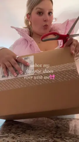the only shoes i wear @lululemon 🥹💖🎀👏🏼✨ #lulu #lululemonhaul #lululemon #luluhaul #lulushoes #lululemonunboxing #unboxing #asmr #newshoes #haul #hauls #haultok #lululemontok #lulutok #f #foryou #foryoupage #lululemonaddict #grwm #pink 