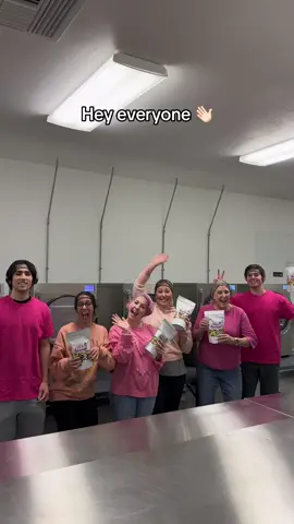 Behind the scenes with the Cuza fam🩷 #freezedriedcandy #freezedried #SmallBusiness #cuzacandies #fyp 