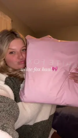 @White Fox University i LOVE you🥹🎀👏🏼✨💋😘🥰💖 #whitefox #whitefoxhaul #haul #hauls #haultok #sweatsuit #f #fyp #foryou #foryoupage 