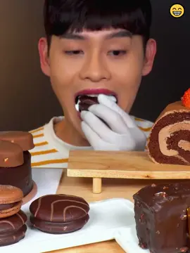 ASMR Choco Party🍫Chocolate Cake Gold Bar Chocolate Macaron Mukbang!Chocolate Party🟤 #fyp #foryourpage #bonggil #bonggil_asmr #bonggilontiktok #mukbangbonggil #eatwithbonggil #mukbang #asmr