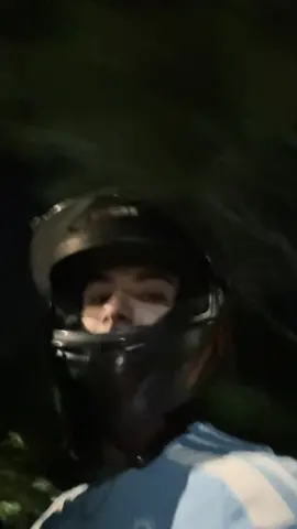 midnight rides w my colombian motopapi 🥰 i do not want to leave u guys i’m literally in love 😭😭 #medellin #latino #gay #nyc #motopapi 