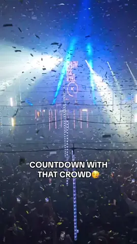 COUNTDOWN AT Show Me Luv NYE 2023 WAS SOMETHING ELSE💥🥳  THE NEXT DATE IS EASTER SUNDAY 31ST MARCH 4pm-4am!💃  . #happynewyear #countdown #crowd #confetti #celebrate #liverpool #showmeluvliverpool #hollyellisonmusic #tenstreetssocial #liverpoolevent #rave #djs #foryou #crowdreaction 