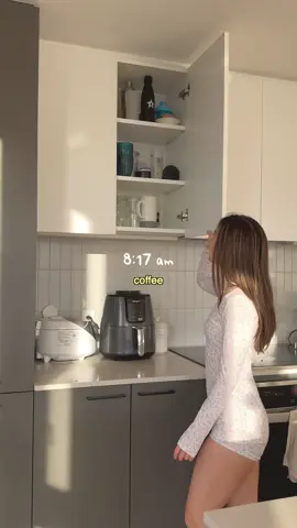 morning routine before work 2024 🐰🤍 happy new year!!