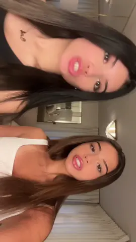 were both brunettes now @mira 🧸 