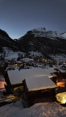Zermatt by night ✨❄️🇨🇭❤️.  #zermatt #zermattswitzerland #zermattmatterhorn #matterhorn #alps #switzerland #switzerland🇨🇭 #switzerland_vacations #switzerland_destinations #winter #snow #swiss_beautiful #wonderful_swiss #amazingswitzerland #naturelovers #europe_vacations  #exploreswitzerland #visitswitzerland #beautifuldestinations #سويسرا #زيرمات #سفر #اوروبا