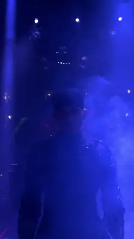 'SALGO PA' LA CALLE' en vivo desde el #TainyCholi 🔥🇵🇷 'DATA LOADING' Choliseo 🇵🇷 #NEON16 #Tainy #DATA 