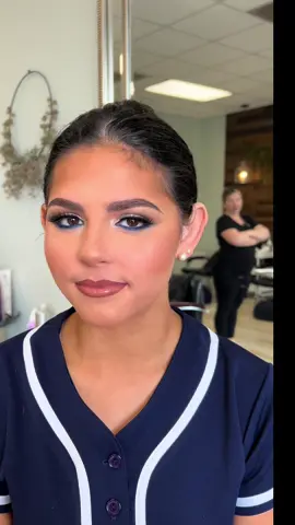 Obsessed with this smokey look with a pop of blue under the lash line. My girl Isabella was rockin this look! 