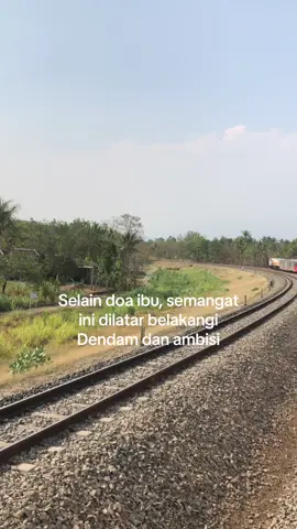 Ibu nomor satu #videoaesthetic #solo24jam🌻 #trendtiktok2024 #2024 #fyp #keretaapitiktok #aesthetic #fypシ 