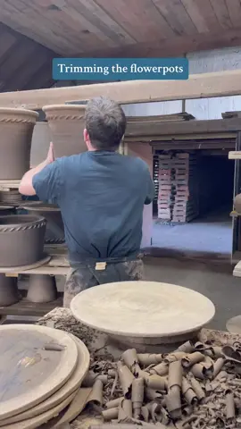 Busy week clearing out the flooded workshop but trimming must commence! #pottery #pots #flowerpots #ceramics #thrownpottery #tiktokpotters #potterytiktok #potter #howto #potteryvideo 