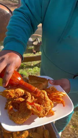 Fried frog legs with the sweet potato corn bread🤠🤠🐸‼️‼️#foryou #tiktok #fypシ #explorepage #Foodie #viral #foodphotography #brunchtok #foodporn #explore #grilling #grilling #cajun #foodtiktok #fyp 