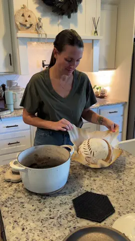Making sourdough in the kitchen is my happy place 🫶🏼 #sourdough #sourdoughbread #sourdoughcommunity #fyp #sourdoughtok #sourdoughtiktok #sourdoughlife #sourdoughlove #sourdoughisthebest #sourdoughbreadmaking #sourdoughbreadbaking #sourdoughclub 