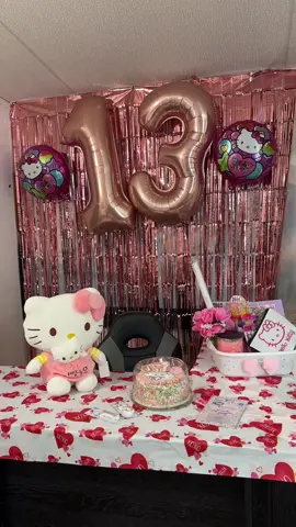 Decorated for my little sister 🥰💓  #hellokittylover #hellokitty #teen #thirteen #birthdaygirl 