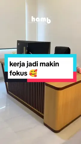 punya ruangan kerja yang nyaman, akan membuat kerja jadi lebih fokus lohh, yuk konsultasi bersama minhamb tinggal klik link di bio kami ya 🥰 #interiorkantor #hambfurniturekuningan 