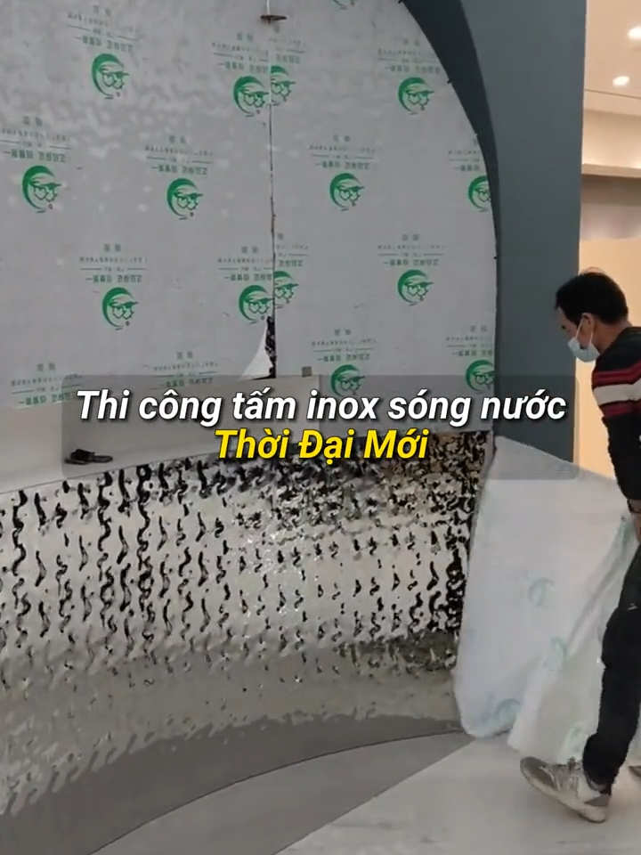 Thi công tấm sóng Inox, vật liệu xu hướng 2024. #inox #tamsong #fyp #thoidaimoi